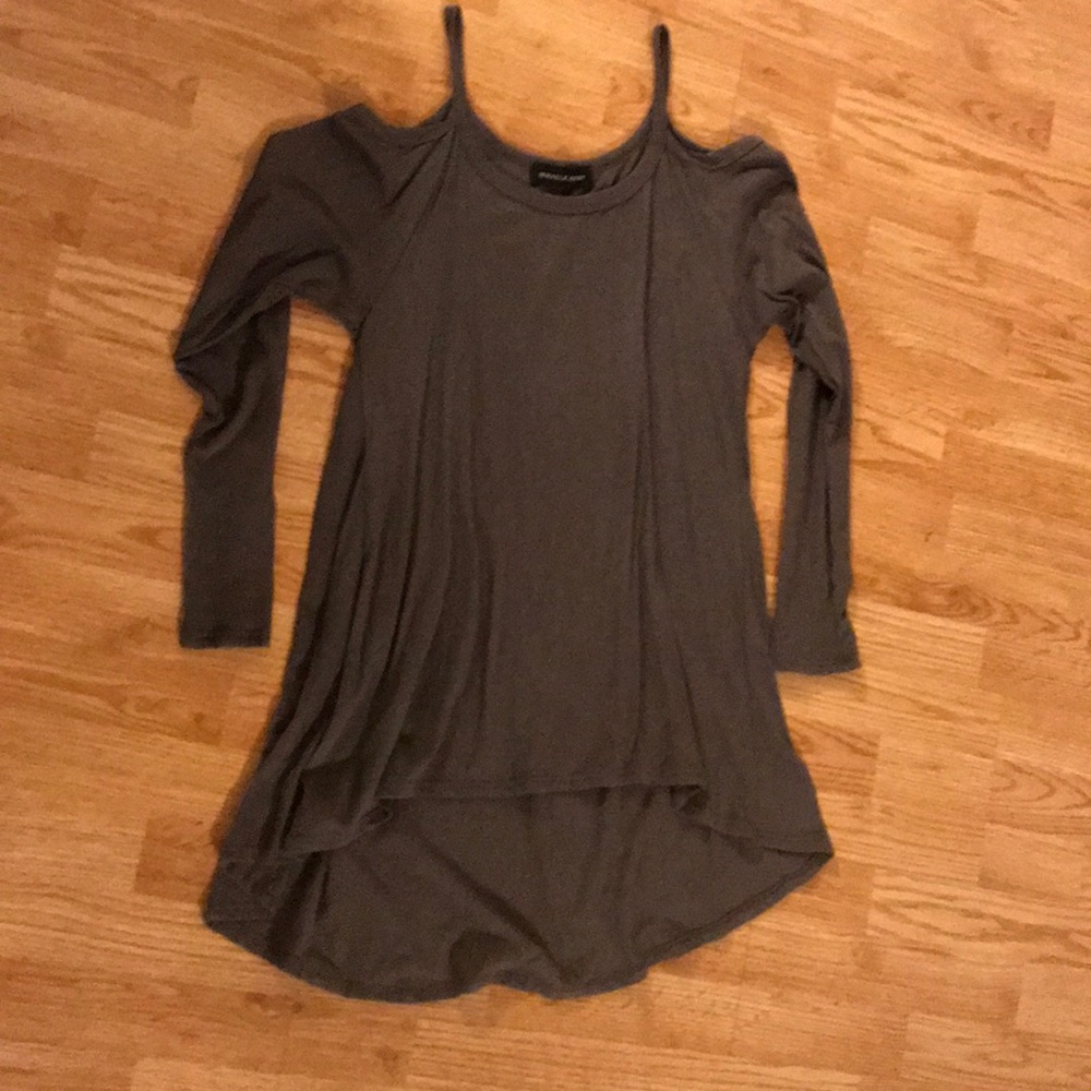 Open shoulder Shirt Size Small Grey Miracle Berry